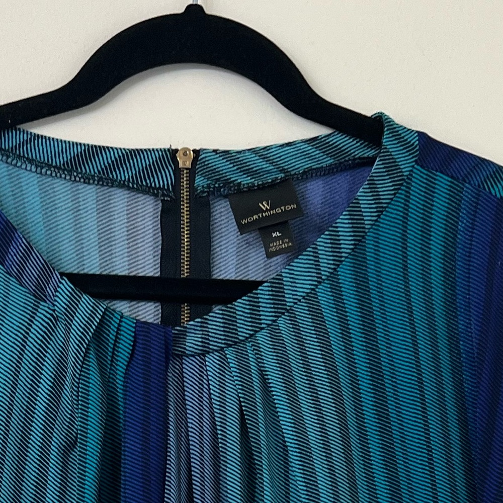 Worthington Sleeveless Blouse - Picture 4 of 5